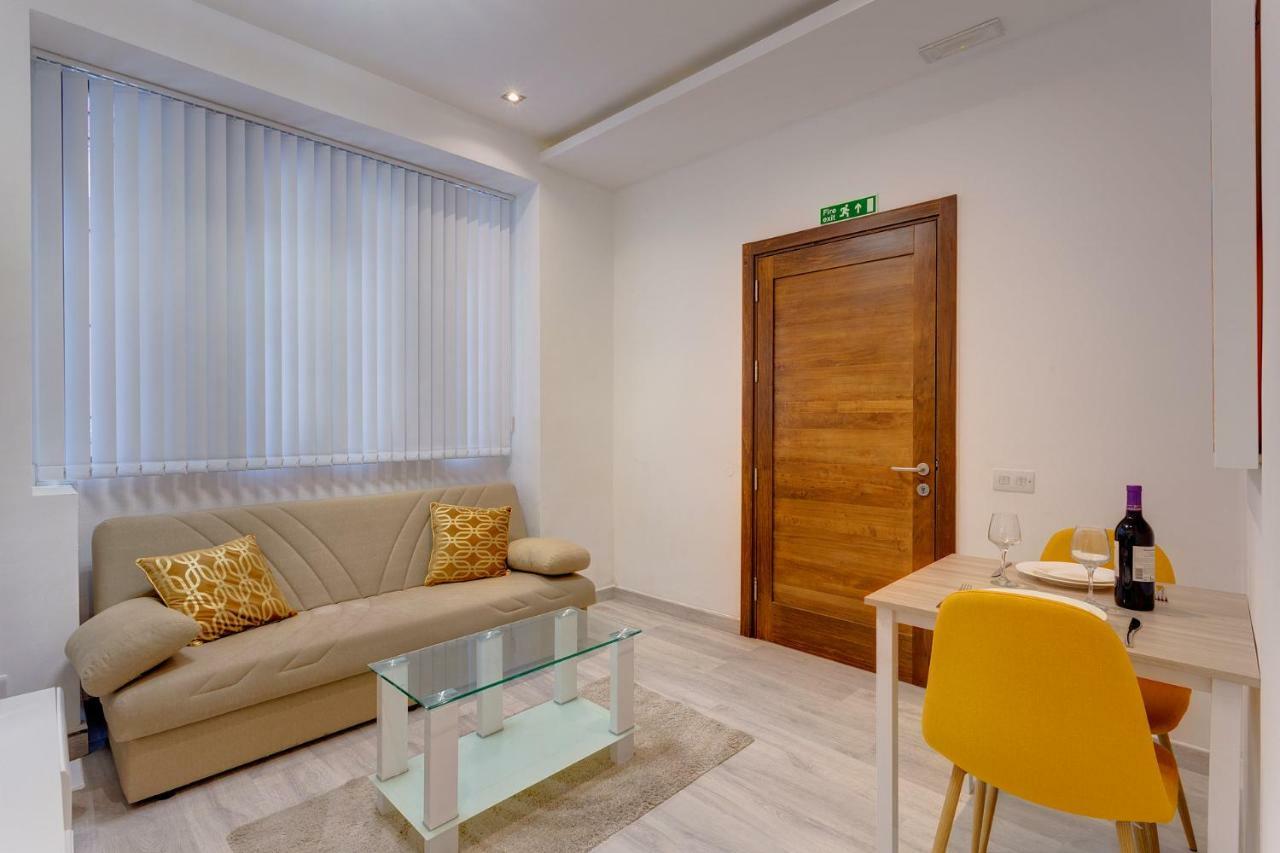 Modern 20 Meters From The Promenade